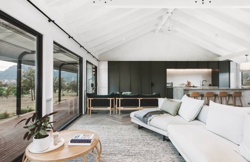 Glen Davis House | The Alice Escape