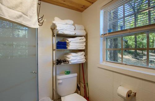Murfreesboro Cabin | The Americana - Parker Creek Bend Cabins