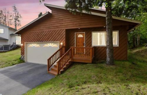 Sand Lake House | The Anchorage Abode, Freshly Renovated in 2024