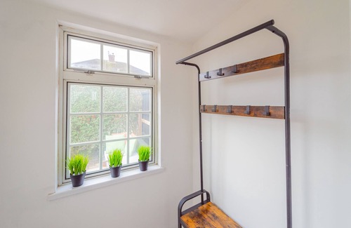 Heswall Apartment | The Annexe, 25 Gorsehill Road
