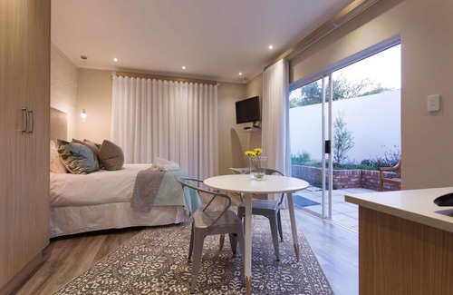 Waterkloof Glen House | The Aviary