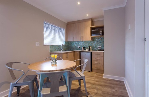 Waterkloof Glen House | The Aviary