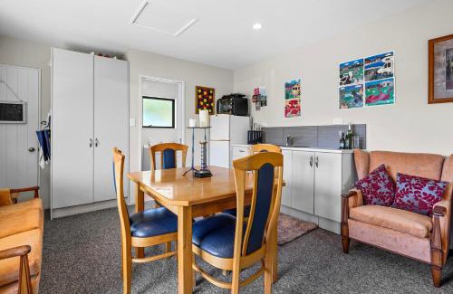 Waikuku Beach House | The Bach at Old Broadway - Waikuku Beach Retreat