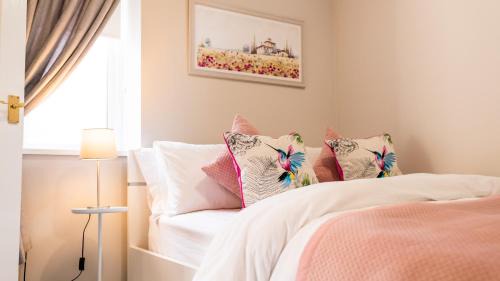 Swarkestone House | The Barn at Meadow Farm