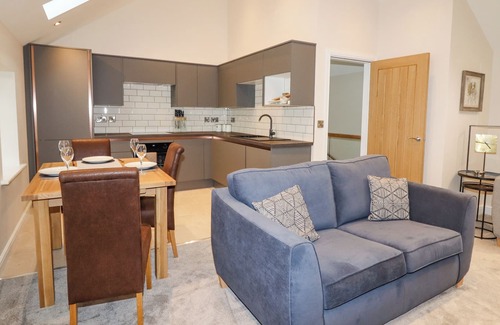 Middlewich Apartment | THE BARN, pet friendly, with a garden in Sandbach