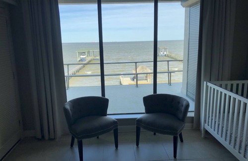 Clear Lake Shores House | The Bay House Kemah - Houston area Bayfront Home w/Elevator & Bay Views