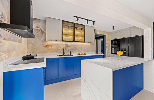 Kozino Apartment | The Bayfront - Luxury Pool Residence