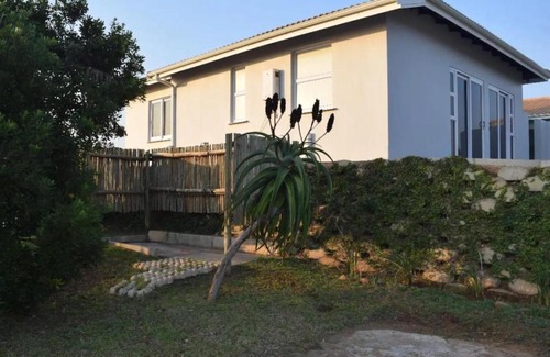 Umkomaas Villa | The Beach House by African Watersports