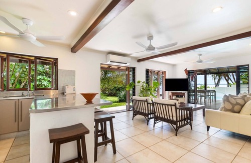Newell Apartment | The Beach Villa on Newell Beach n A romantic getaway in the tropics.