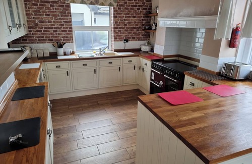 Sutton-on-Sea Cottage | THE BEACHES, 23 TRUSTHORPE ROAD, pet friendly in Sutton-On-Sea