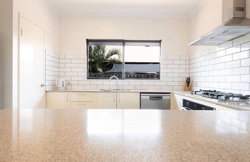 Bilingurr House | The Beachwood Nest - Holiday Home with coastal vibe and below ground pool