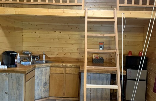Freedom Apartment | The Bear Cabin a rustic ranch cabin