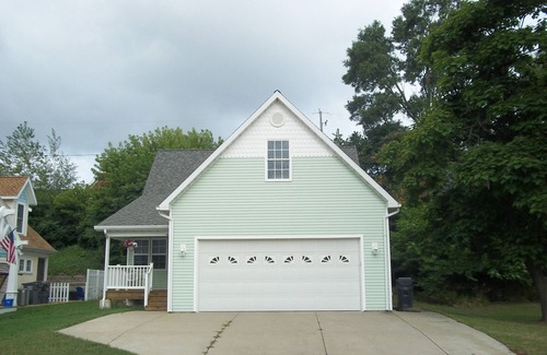 Saint Joseph House | The beauty near Lake Michigan