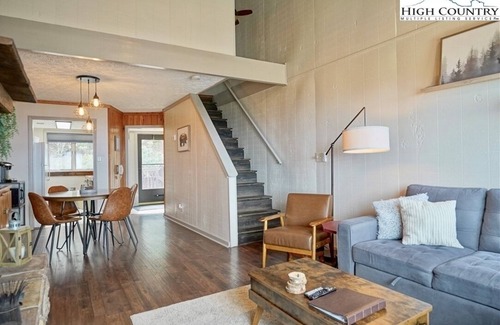 Beech Mountain Condo | The Beech Club - Breathtaking Views! Pet Friendly!