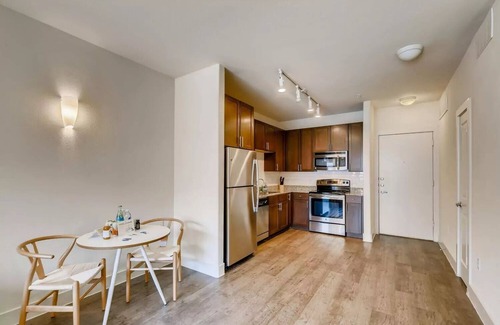 North Burnet Apartment | The Bindel The Domain 30 + Nights