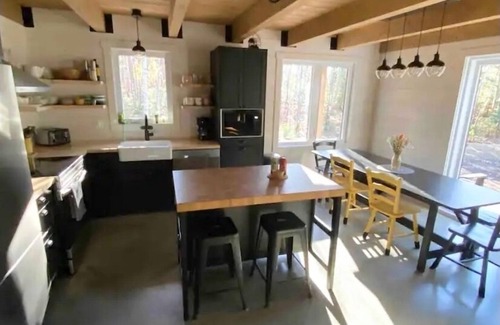 Saint-Tite-des-Caps Ski Chalet | The Birch House - Cottage with spa located 10 min from Le Massif de Charlevoix