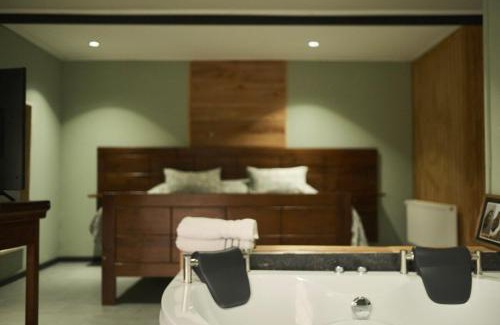 Pinto Apartment | The Black House
