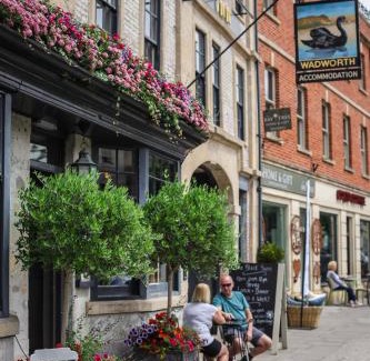 Devizes Hotel | The Black Swan Inn