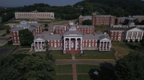 Staunton Hotel | The Blackburn Inn and Conference Center