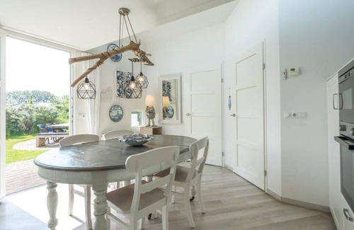 Westenschouwen House | The 'Blue Bird' chalet is the ideal place for a relaxing holiday with the whole family.
