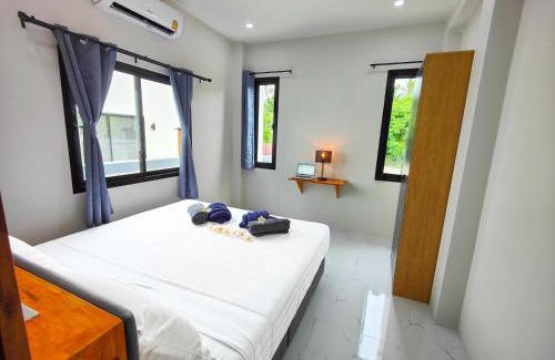 Na Thon House | The Blue House Lipa Noi