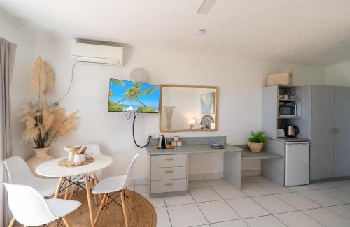Dolphin Heads Apartment | The Bohemian on the Beach