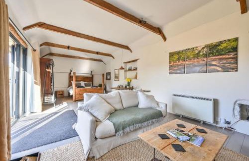 Hele House | The Bothy - a cosy little rustic barn
