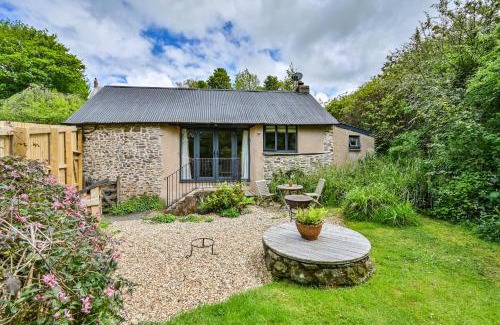 Hele House | The Bothy - a cosy little rustic barn