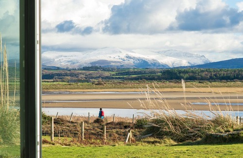 Malltraeth House | The Brackens: Beachfront holiday home, sleeps 6