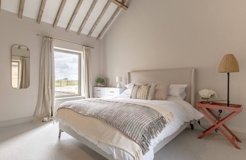 Hempnall House | The Brick Barn - Five Bedroom House, Sleeps 10