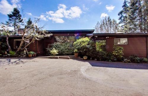 North Bend House | The Bridge and Balcony