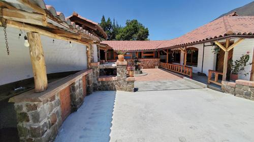 Pomasqui Bed & Breakfast | The Bridge to Ecuador