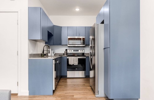 Olde Towne East Apartment | The Broad - Cozy Affordable Luxury in Downtown