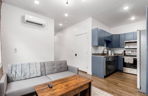 Olde Towne East Apartment | The Broad - Cozy Affordable Luxury in Downtown