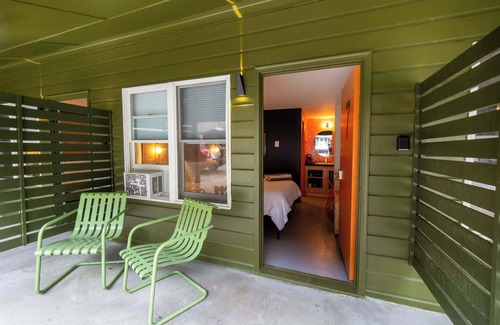 Hillsdale Apartment | The Brooks Motel: Exceptional Suite