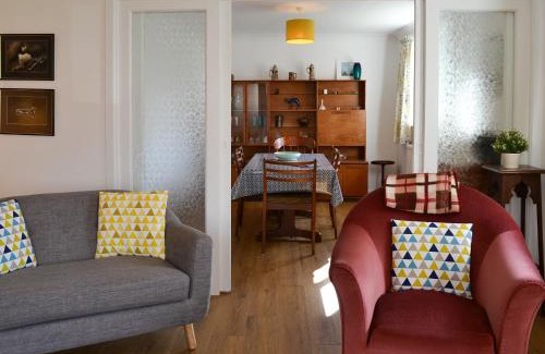 Topsham House | The Bungalow