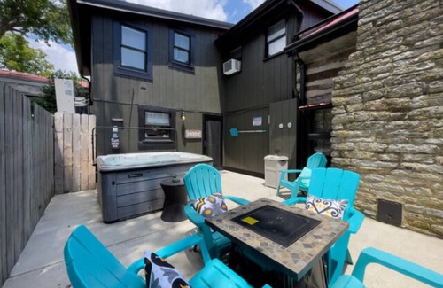 Augusta Cabin | The Cabin at 114 Main Street