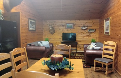 Montier Cabin | The Cabin at Stormy Mountain Ranch, 800acre Ranch. ATV, Horses or Jeeps welcome