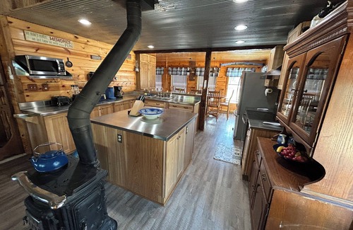 Winona Cabin | “The Cabin”@ Serenity Ranch. Centrally located to all the wonders of Shannon co.