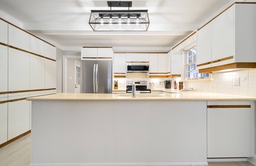Severn House | The Captains Lake House