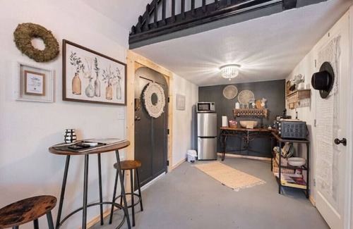 Far North Central House | The Carriage - Hidden gem inTX Hill Country!n