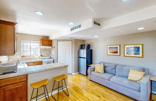 Sloan Lake Apartment | The Carriage House