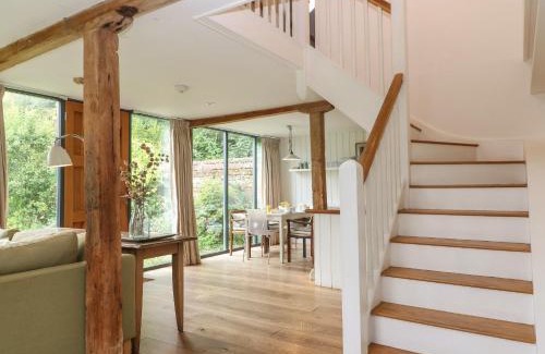 Ebbesborne Wake House | The Cart Barn