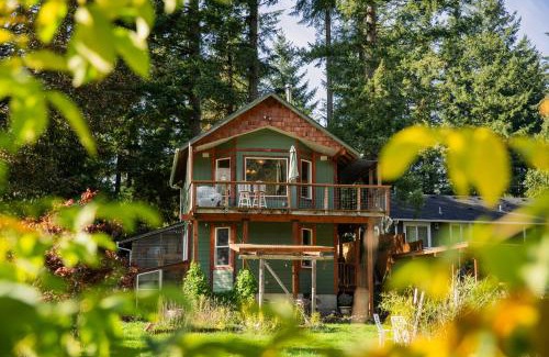 Peaceful Valley House | The Cascade Cabin