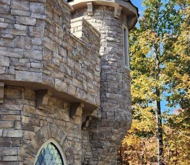 Adairsville Villa | The Castle at Kingston