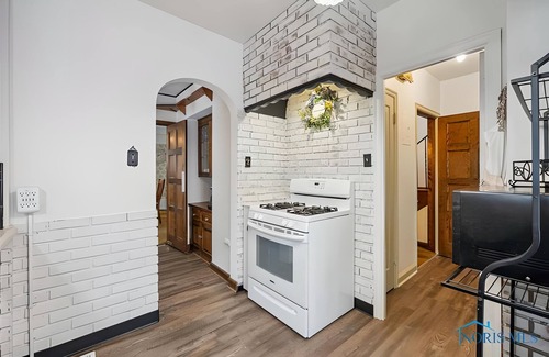 Ottawa House | The Castle is back! 4 BR/3.5 BA, Game Room! 1 mile from University of Toledo!