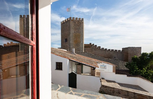 Monsaraz House | The Castle Window