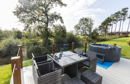 Swarland House | The Cedar Lodge - Two Bedroom House, Sleeps 4
