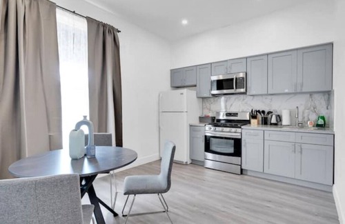 Ontario Apartment | The Celestial Suite - BRAND NEW !