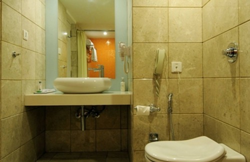 Lakdi Ka Pul Hotel | The Central Court Hotel